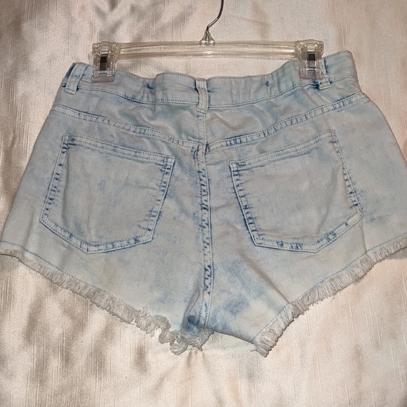 H&M Jean Shorts - Picture 2 of 7